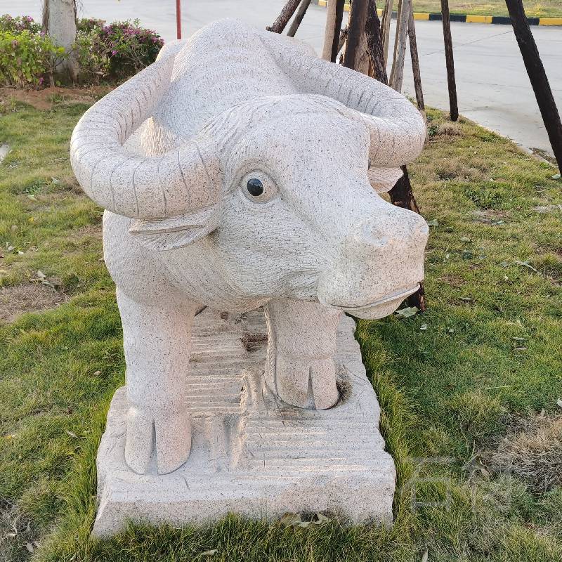 大理石牛雕刻石质动物1米2长白色牛石雕摆放