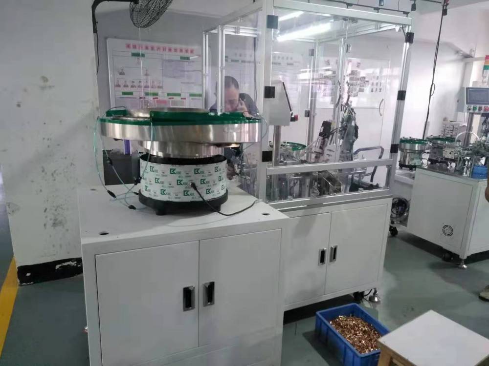 供应鼎力墙壁插座L级组件自动组装锁螺丝机
