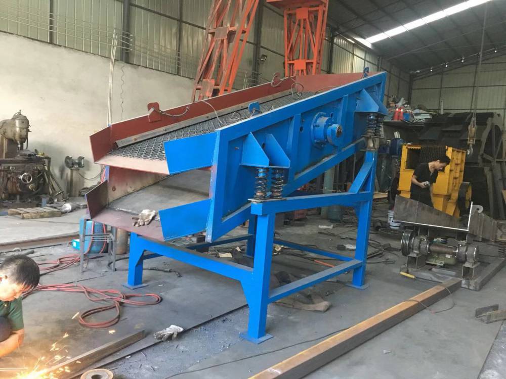 怒江筛煤简易振动筛石子厂振动筛型号雄鼎振动筛分给料机