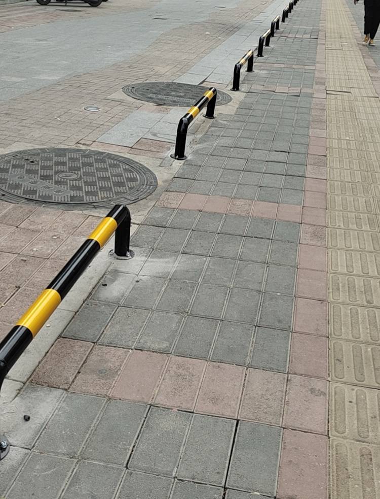 新密商场u型隔离护栏隔离桩道路u型m型挡车桩