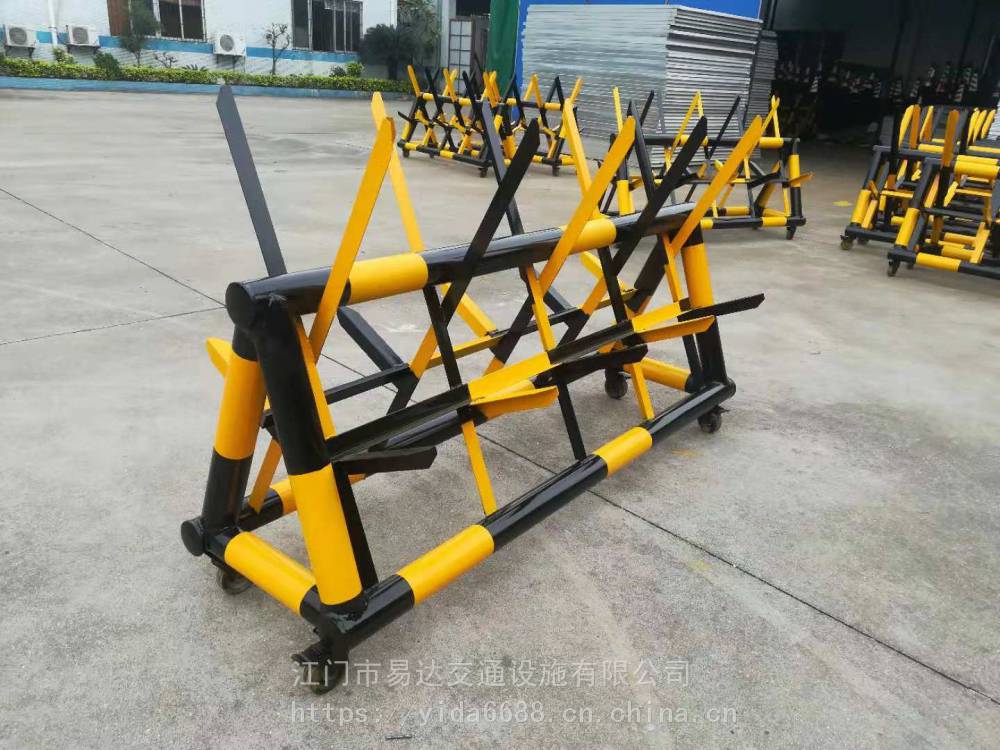重型活动路障拒马护栏大门口拦车阻路带刺拒马路拦