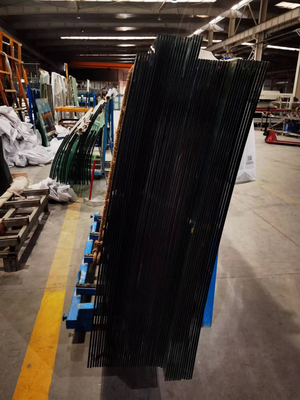 19毫米单片镀膜热弯钢化玻璃