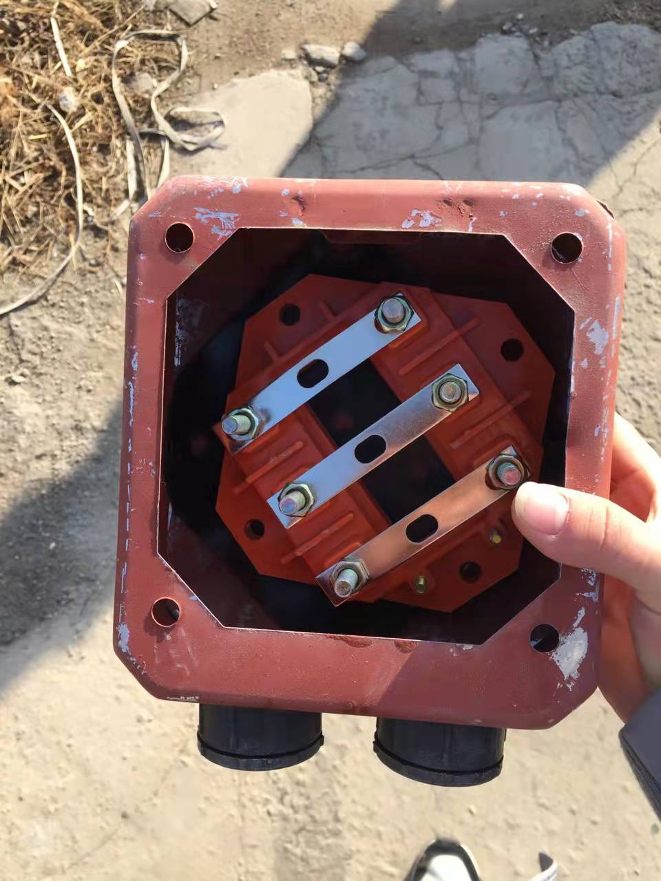 y2系列电机铁皮接线盒接线保护盖y2250y2280y222555kw75kw