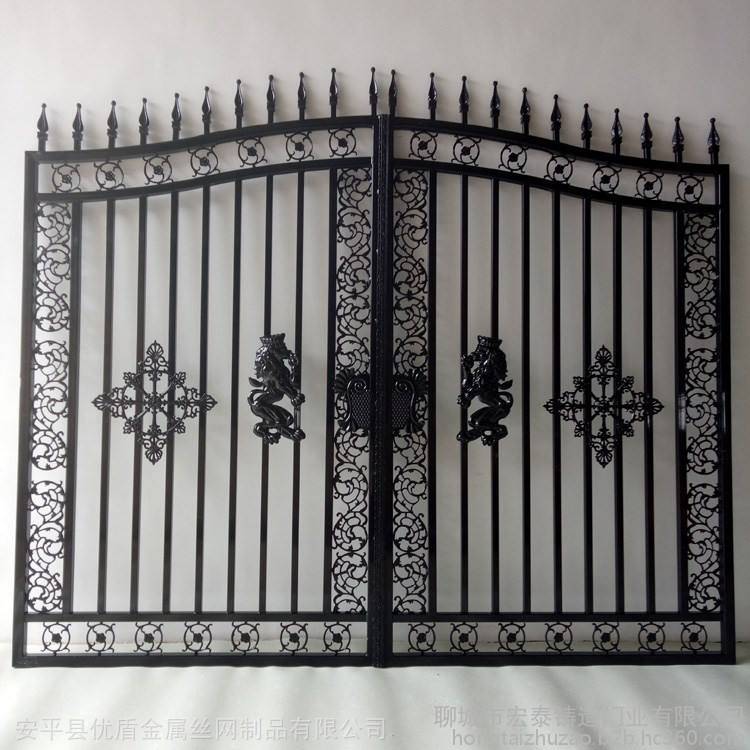 生产别墅铁艺大门喷漆表面处理