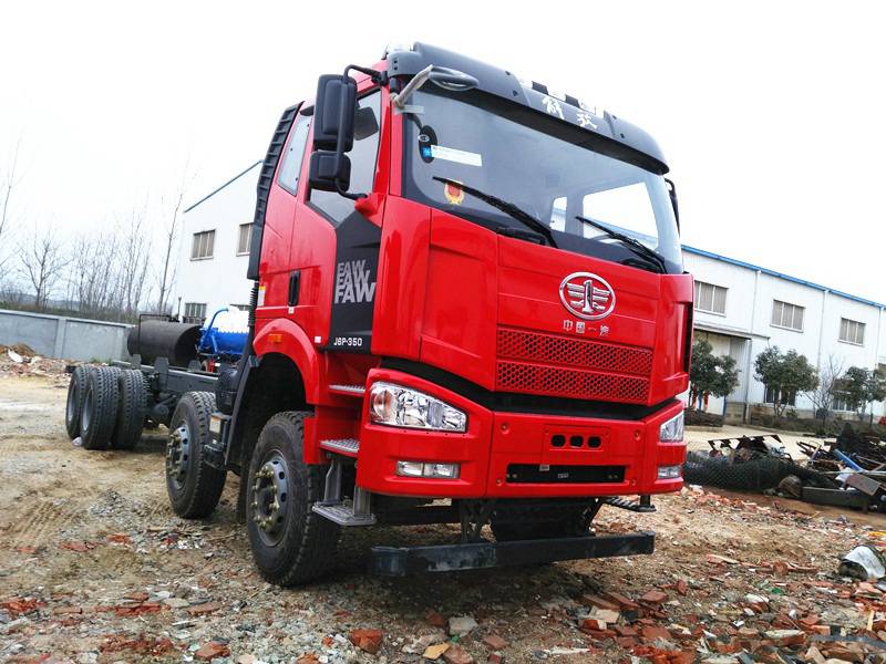 华菱前四后八平板拖车东风前四后八挖机拖车什么价格解放挖机拖车