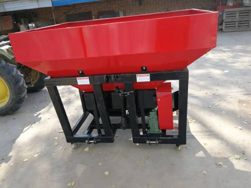 恒昌牌1600升有机肥撒肥机面状肥施肥机鸡粪施肥机化肥撒肥机