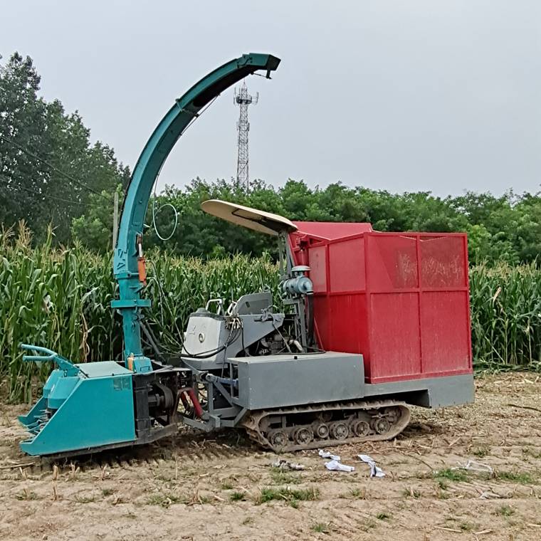 小四轮玉米秸秆青储机饲料秸秆粉碎机山东青储机厂家制造