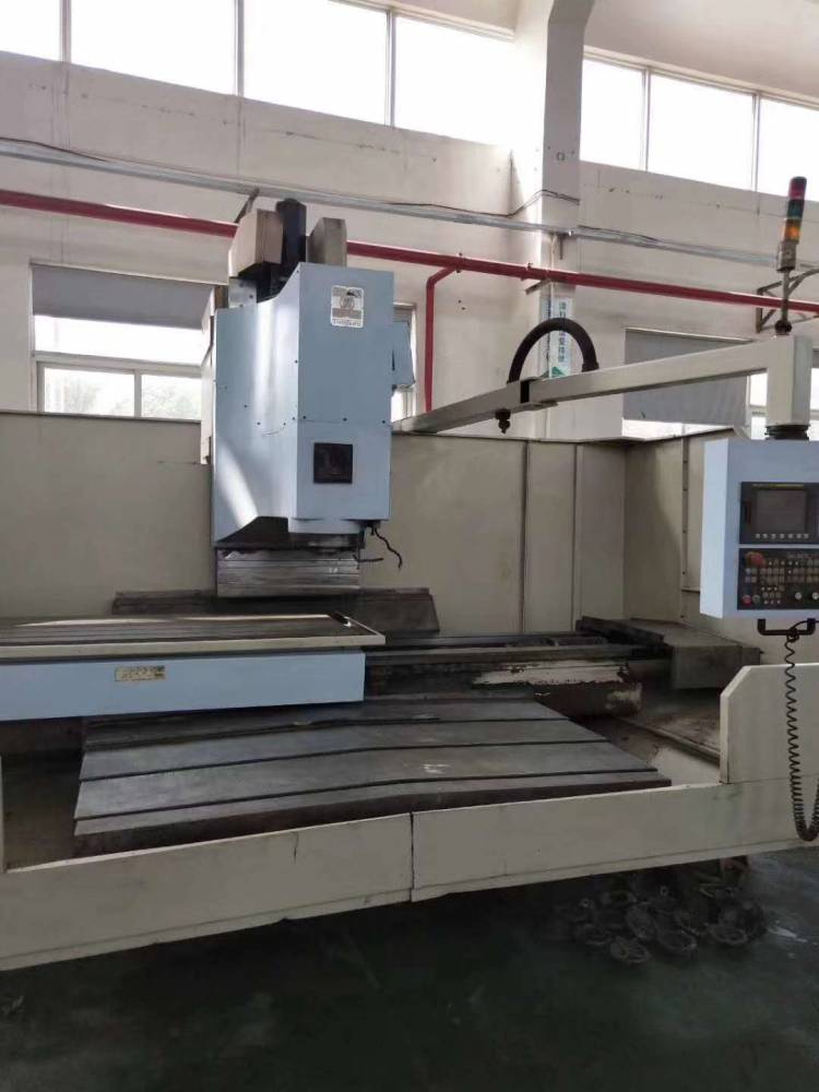 厂家处理抵账机启发1890数控铣床二手数控铣床发那科系统