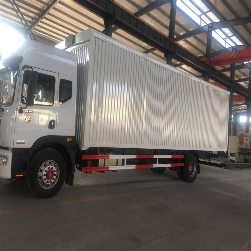 前四后四飞翼箱车零首付8米飞翼货车