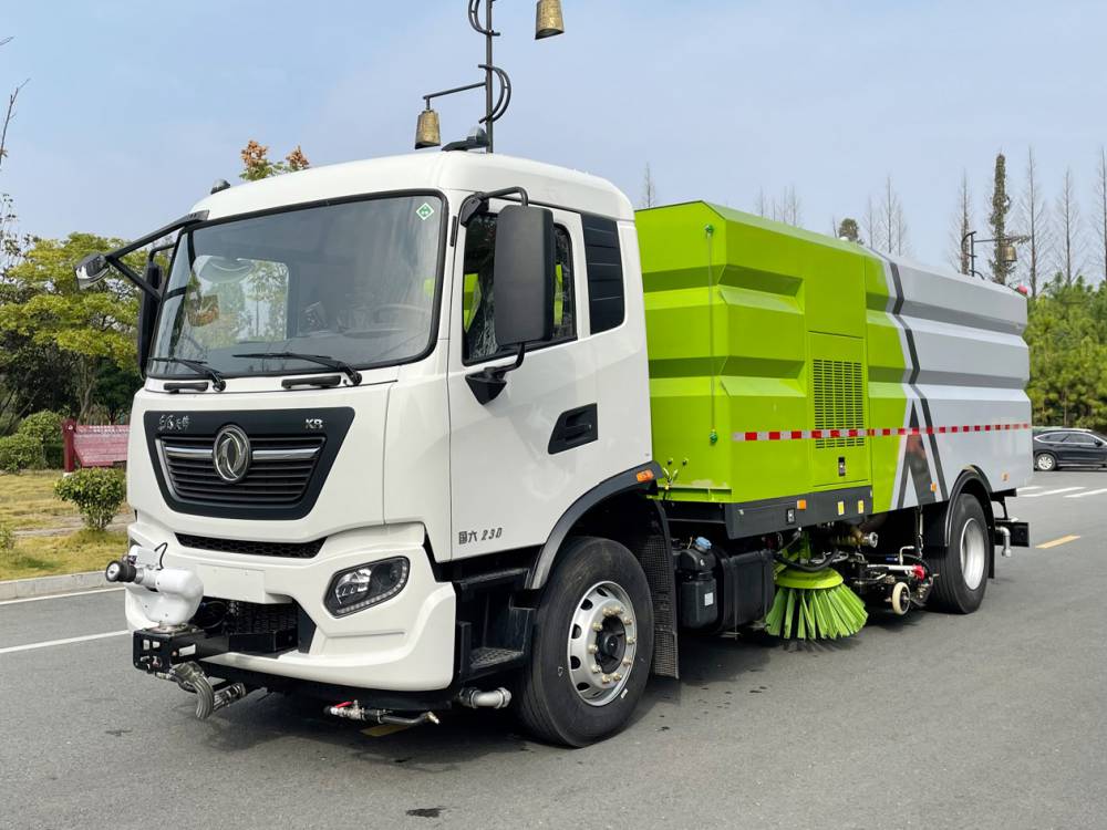 东风天锦kr驾驶室洗扫车上档次豪华洗扫车