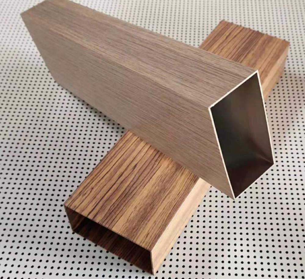 厂家仿木纹铝方通热转印木纹铝方通氟碳烤漆弧形木纹铝单板造型内外墙