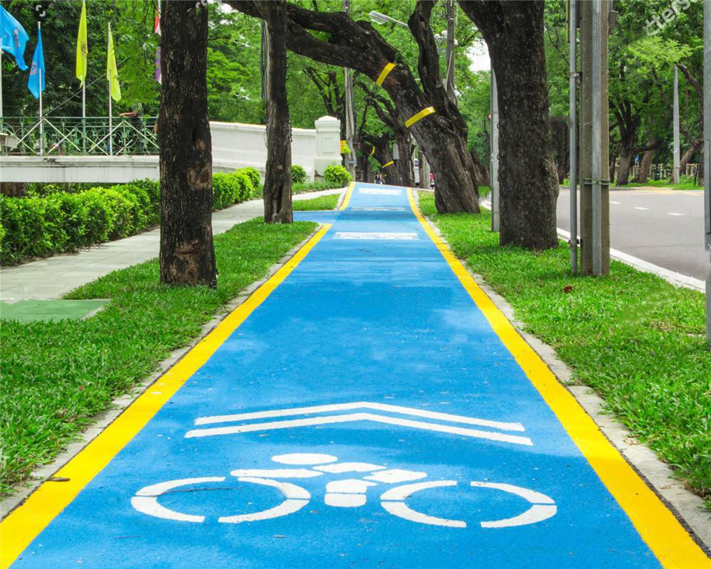 人工透水公园绿道选用彩色透水混凝土地面美观