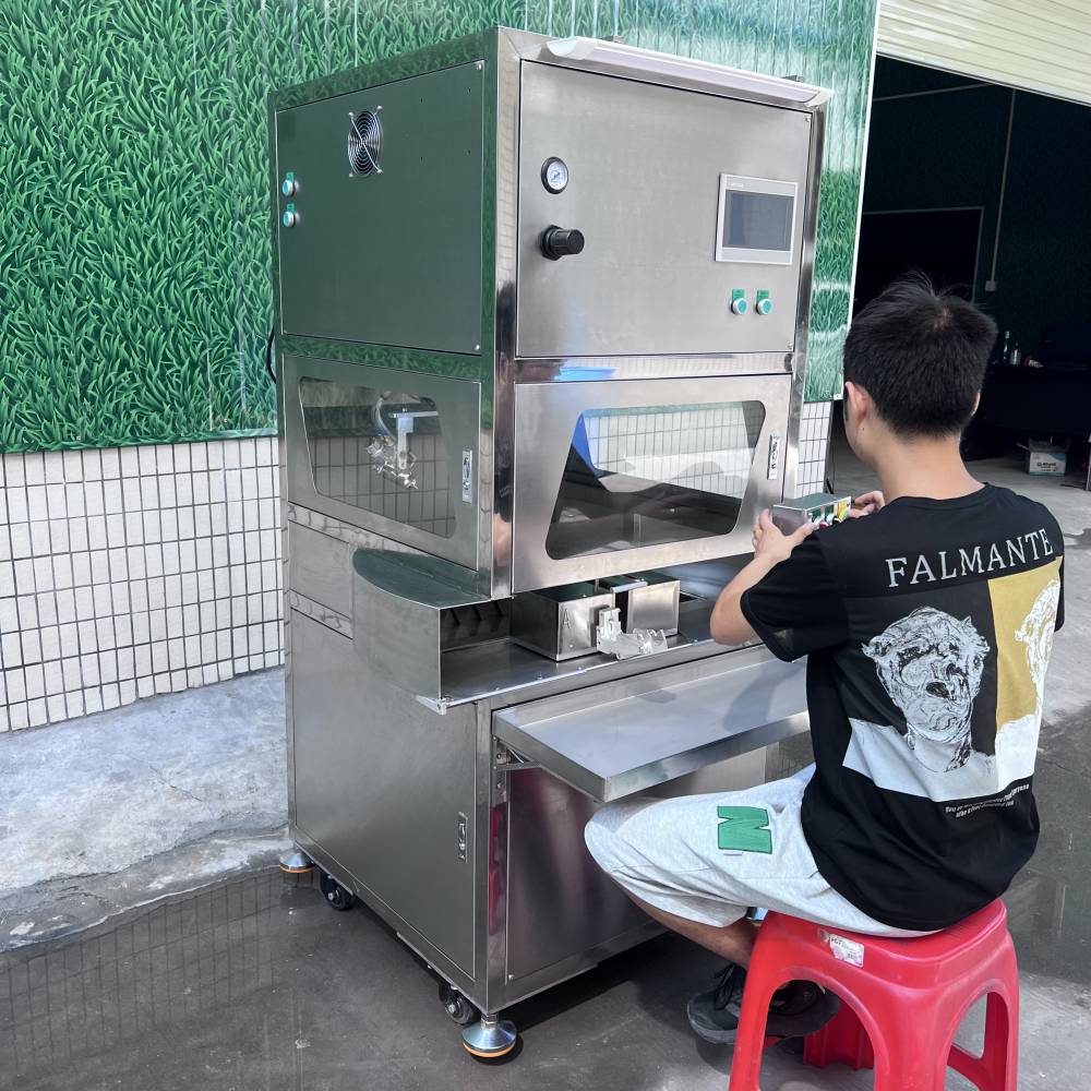 塑胶玩具公仔喷涂机械手 全不锈钢喷油设备 空气消耗量 900L/min