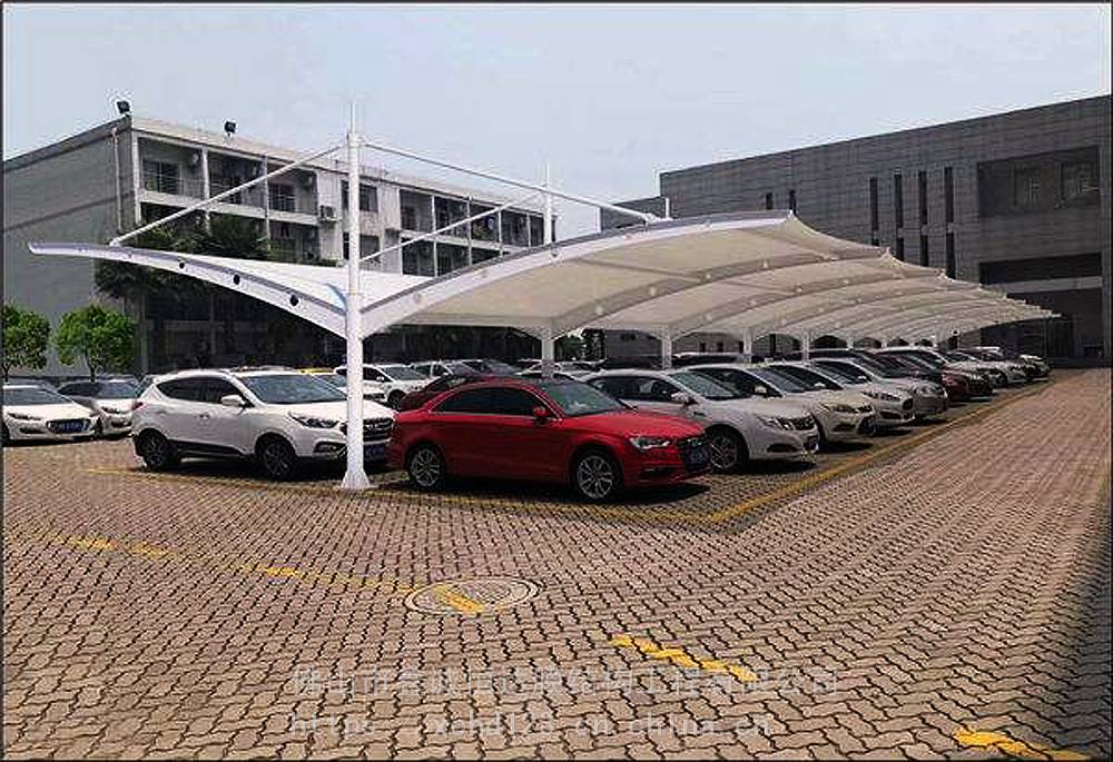 钢架帆布车棚制作厂家钢架拉膜车棚多少钱一平米