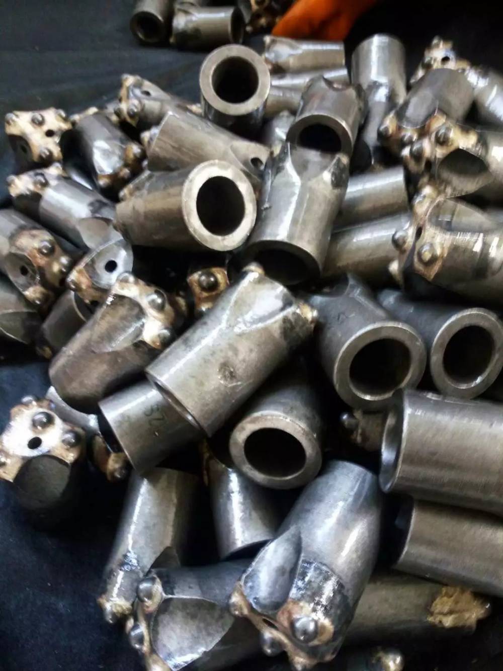 矿山隧道用高效耐磨50mm焊接球齿钎头9齿耐磨风钻头焊齿钻头