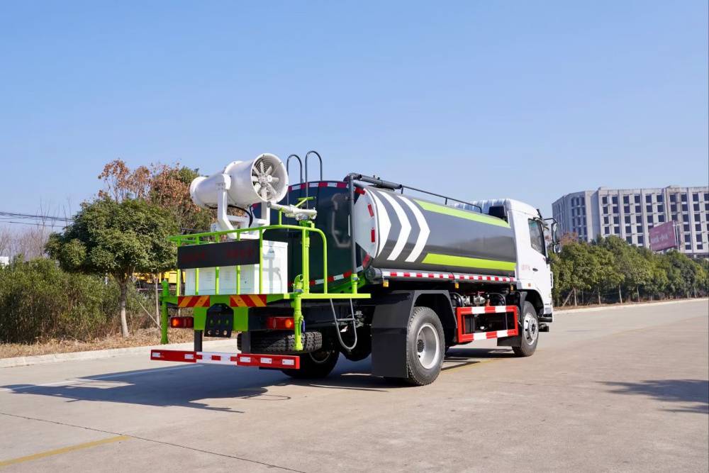 东风华神12方洒水车加装30米喷雾机12吨水罐车程力水车