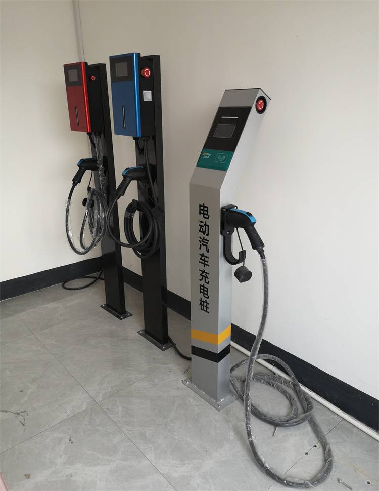 电动汽车充电站配套充电桩生产厂家停车场充电桩安装示意图