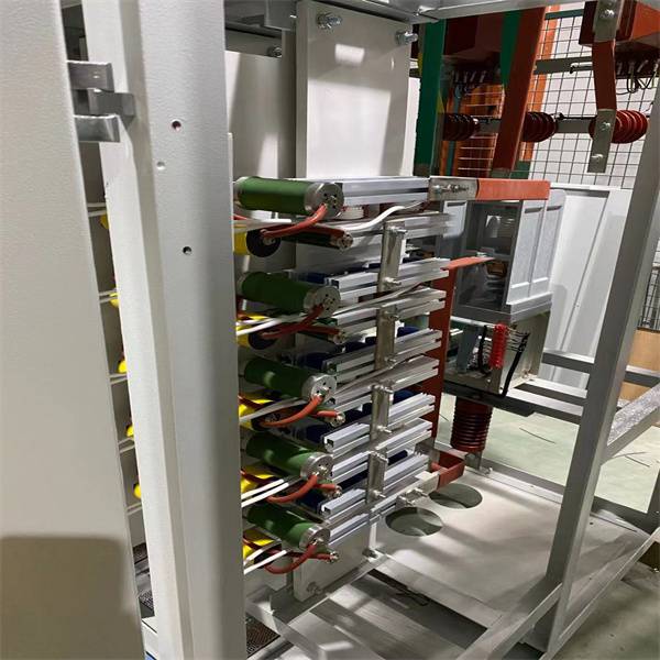 富门子电气生产外壳是KYN28的高压固态软起动柜