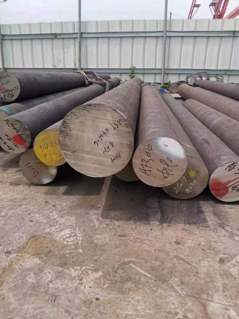 青山2205圆钢2205不锈钢棒f60不锈钢棒图片