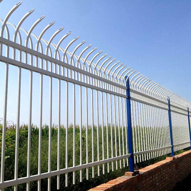 宇润锌钢草坪护栏公园防护网折弯草坪围栏道路绿化带隔离栏
