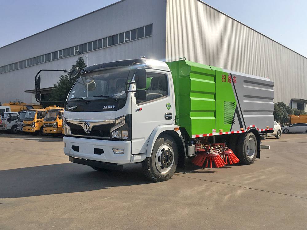 扫路车