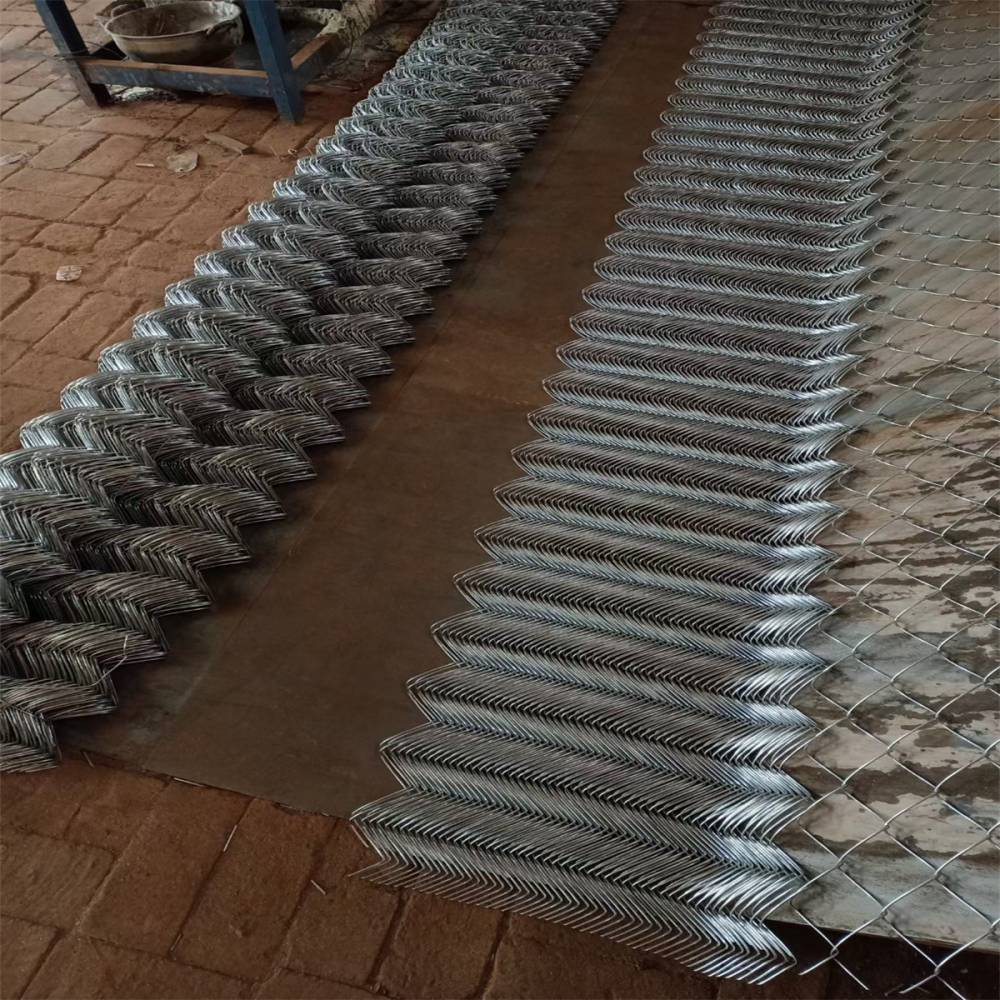 植草客土喷播网公路护坡喷浆挂网镀锌勾花网菱形网边坡防护网厂