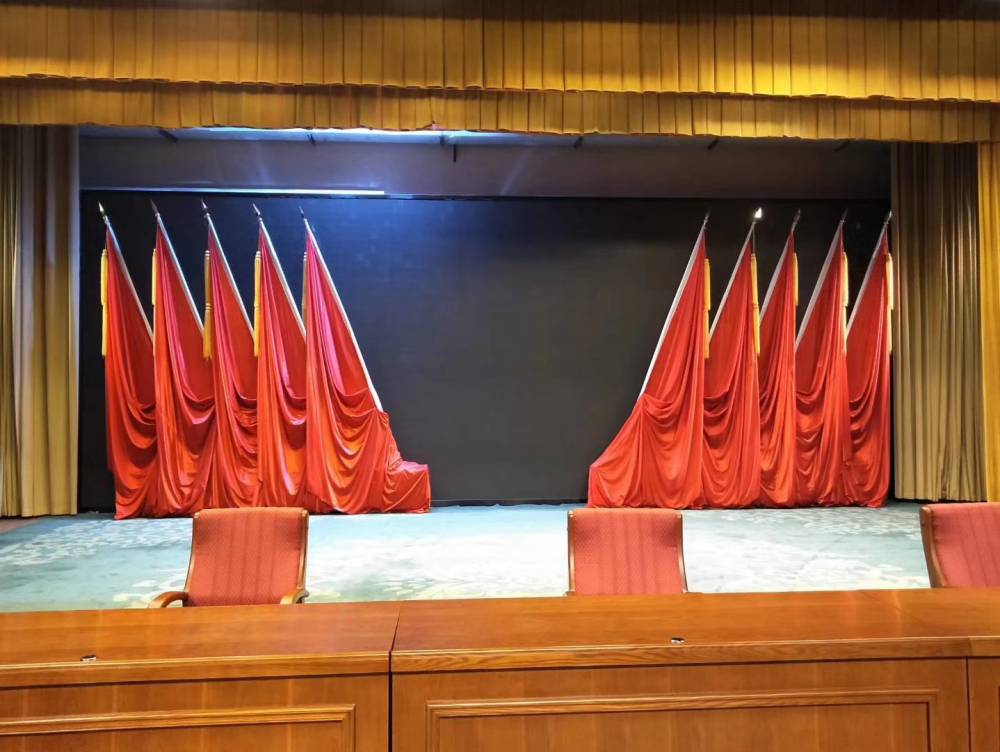 公司单位会议厅背景电动舞台幕布可接中控幕布图片