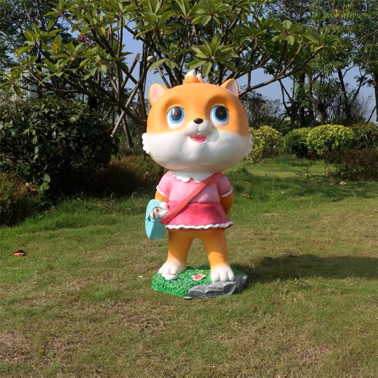 卡通公仔雕塑,每个小朋友都有自己成长的乐趣和见闻,只是每个人关注的