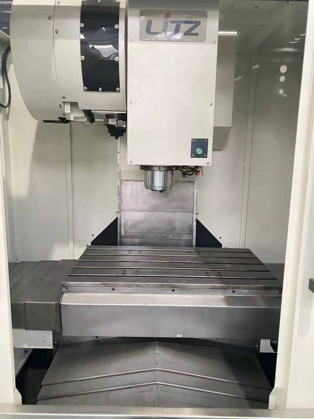 转让二手台湾丽驰dv1000立式加工中心三菱m70系统