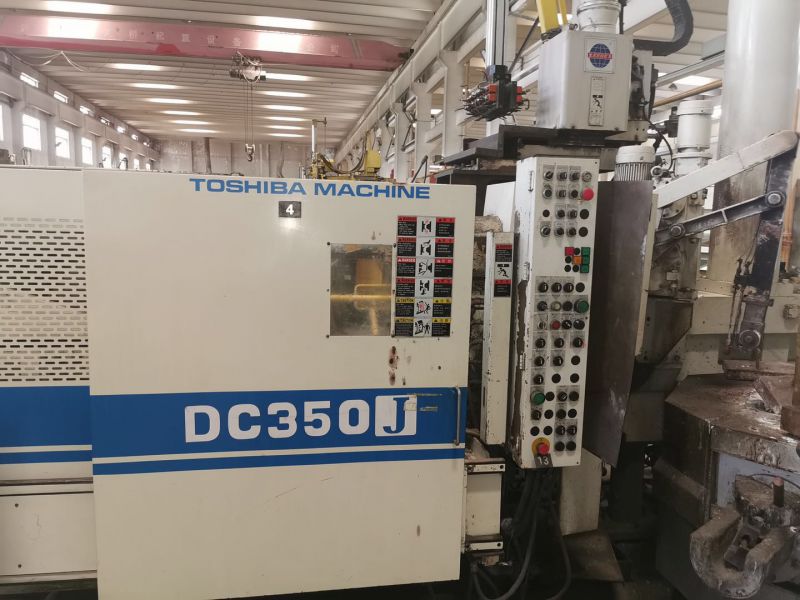 工厂东芝压铸机布勒压铸机宇部压铸机一批机器在浙江工厂