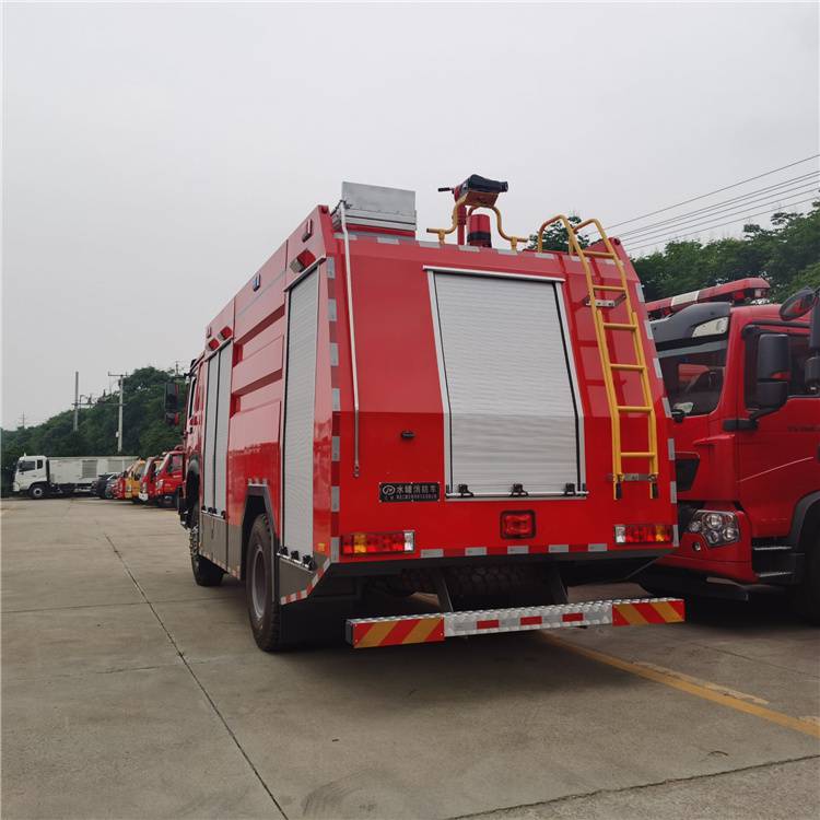 水罐消防車五十鈴五噸水罐消防車