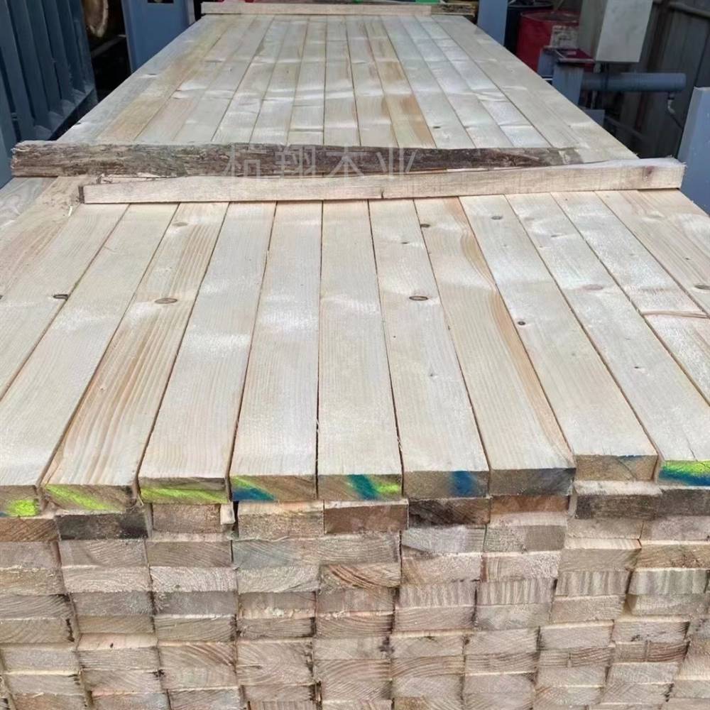 脚手架木板工程落松木架板河北永年建筑工地用3米58木方3米图片