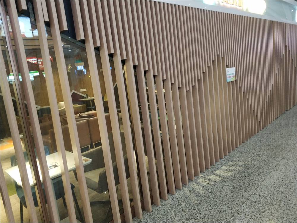办公室木纹铝方通隔断装饰材料