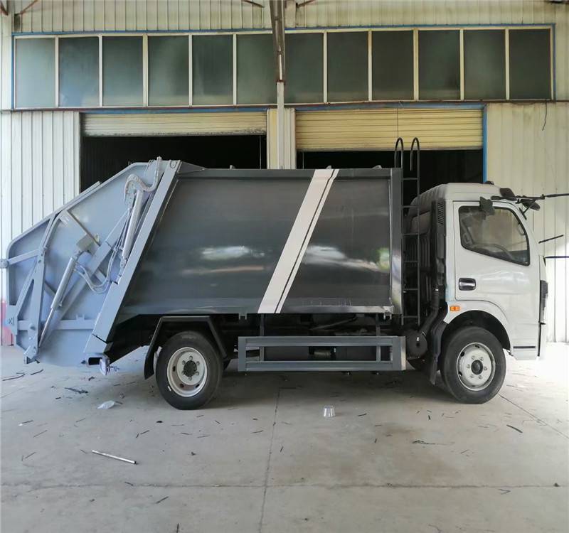 天锦勾臂垃圾车 大型垃圾清运车