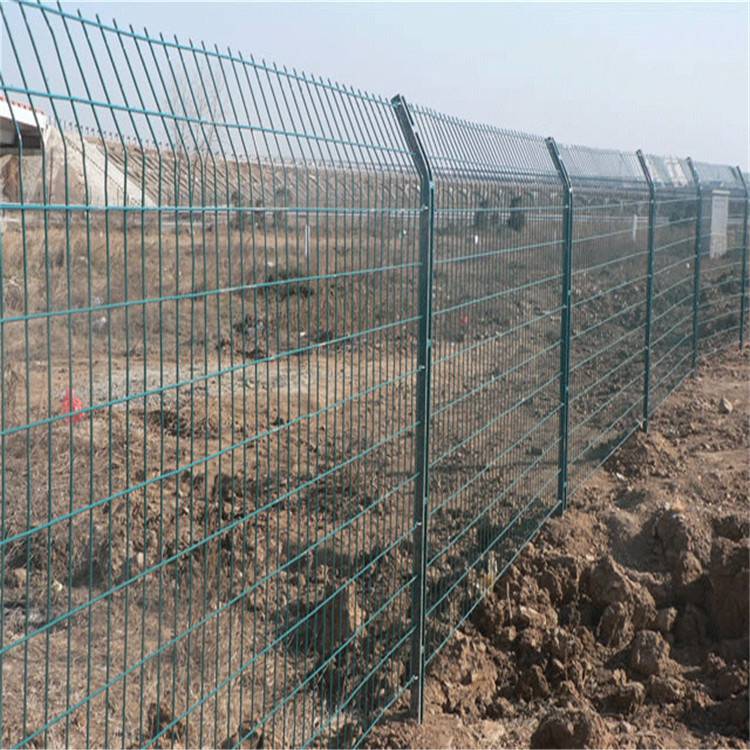 框架护栏网 可定制加工 高速公路护栏网 万泰