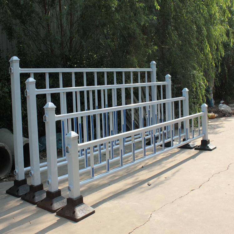 迈尚城市交通隔离栏杆马路公路防撞栏锌钢市政护栏图片