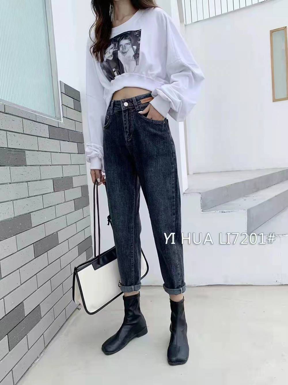 广西百色女式牛仔裤弹力修身牛仔裤宽松时尚直筒裤时尚杂款尾货女装