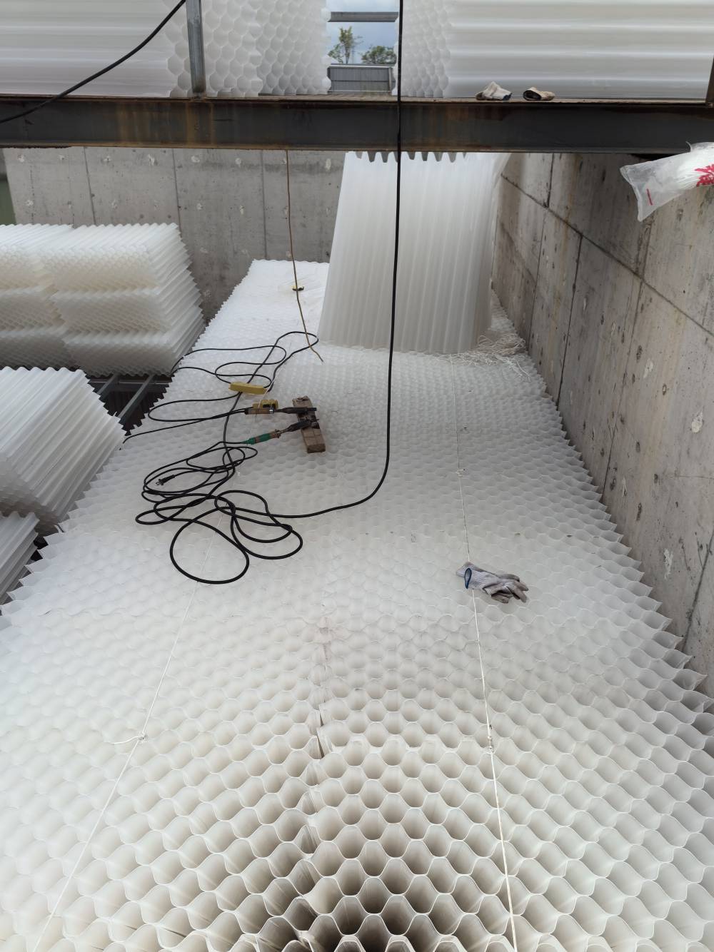 斜管填料pp材质 白色网格状蜂窝斜管 处理过滤污水净化