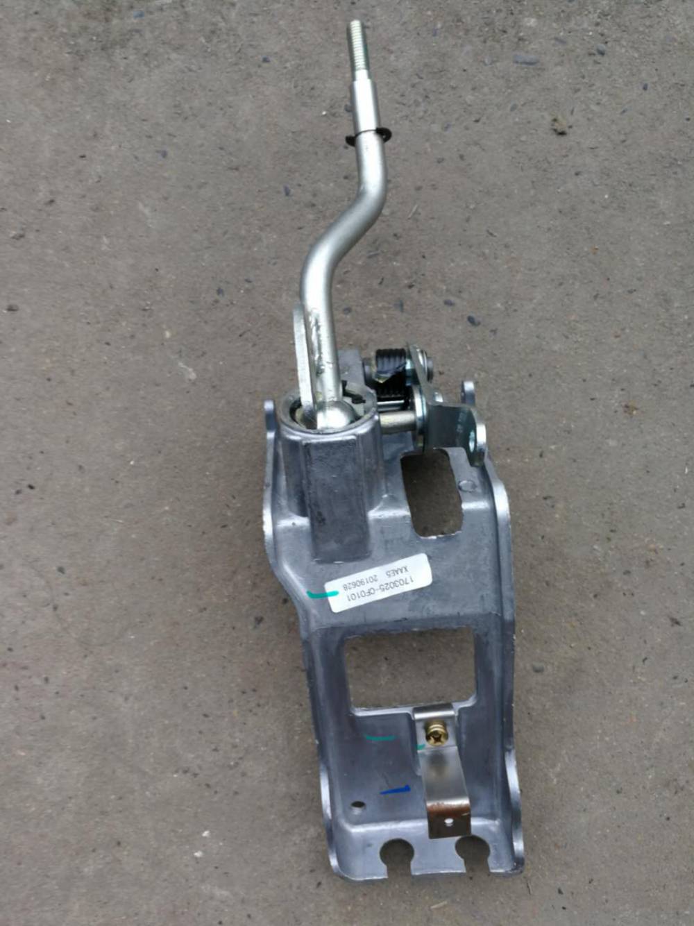 东风多利卡d6换挡支架