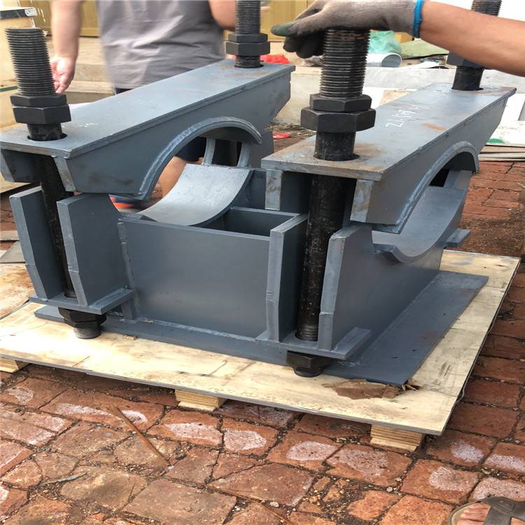 齐鑫供应式固定支架z24炼钢区域热力管道托座杂项管道托座十年老厂