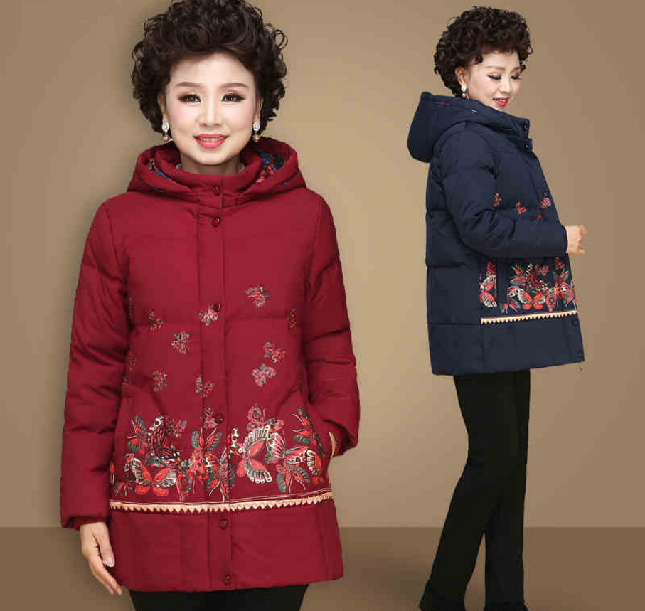 新疆吐鲁番地摊货源秋冬女士羽绒棉衣服装批发一到五元十几元厂家女士