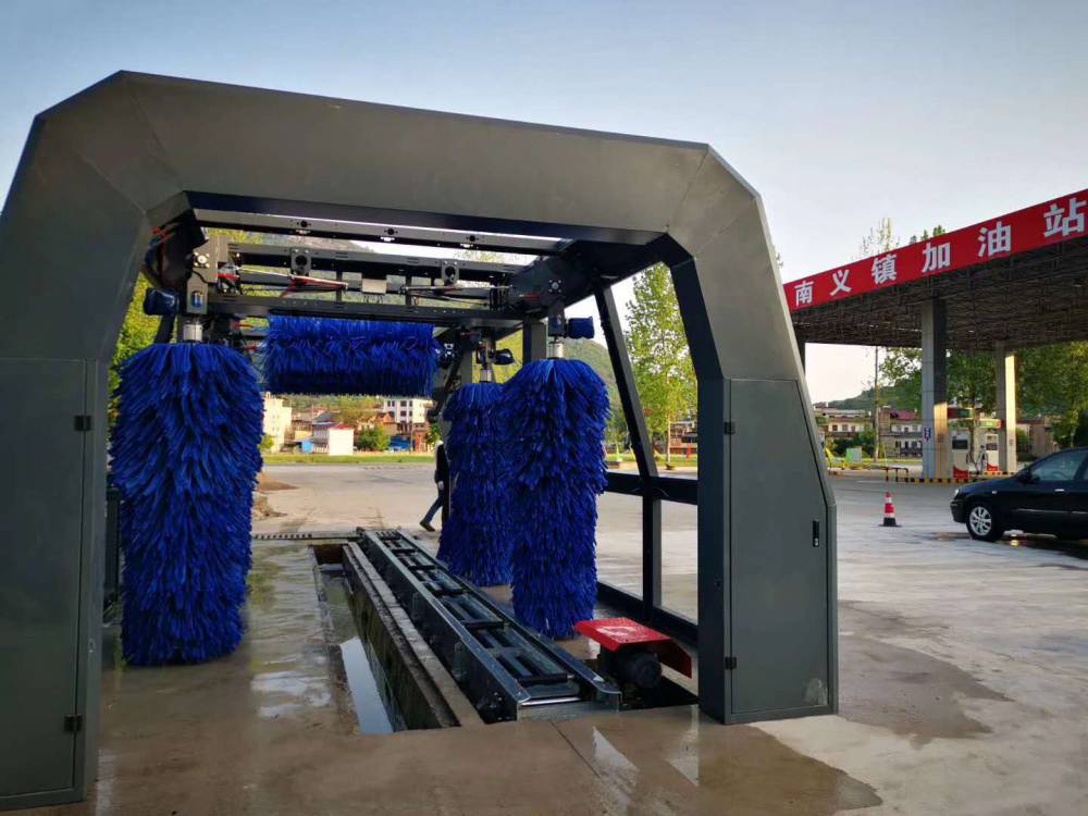 隧道式电脑洗车机