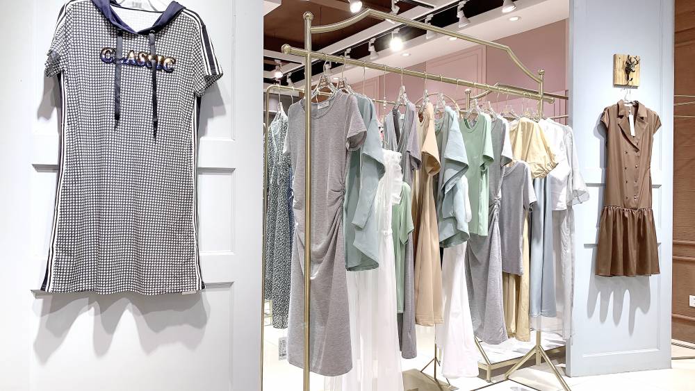 意大利浪漫风情品牌癸妮雅夏装折扣女装认同货源渠道批发进货