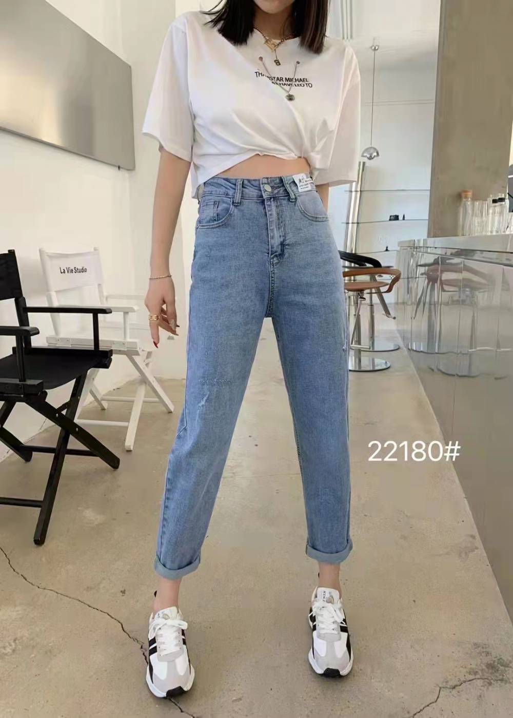 广西百色女式牛仔裤弹力修身牛仔裤宽松时尚直筒裤时尚杂款尾货女装