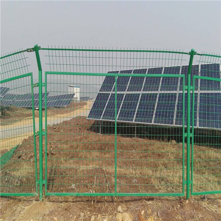 公路护栏网供应 现货供应 围栏网 万泰