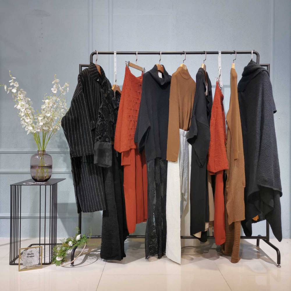 晒谷场20秋冬品牌女装尾货批发走份北京外贸服装尾货批发市场