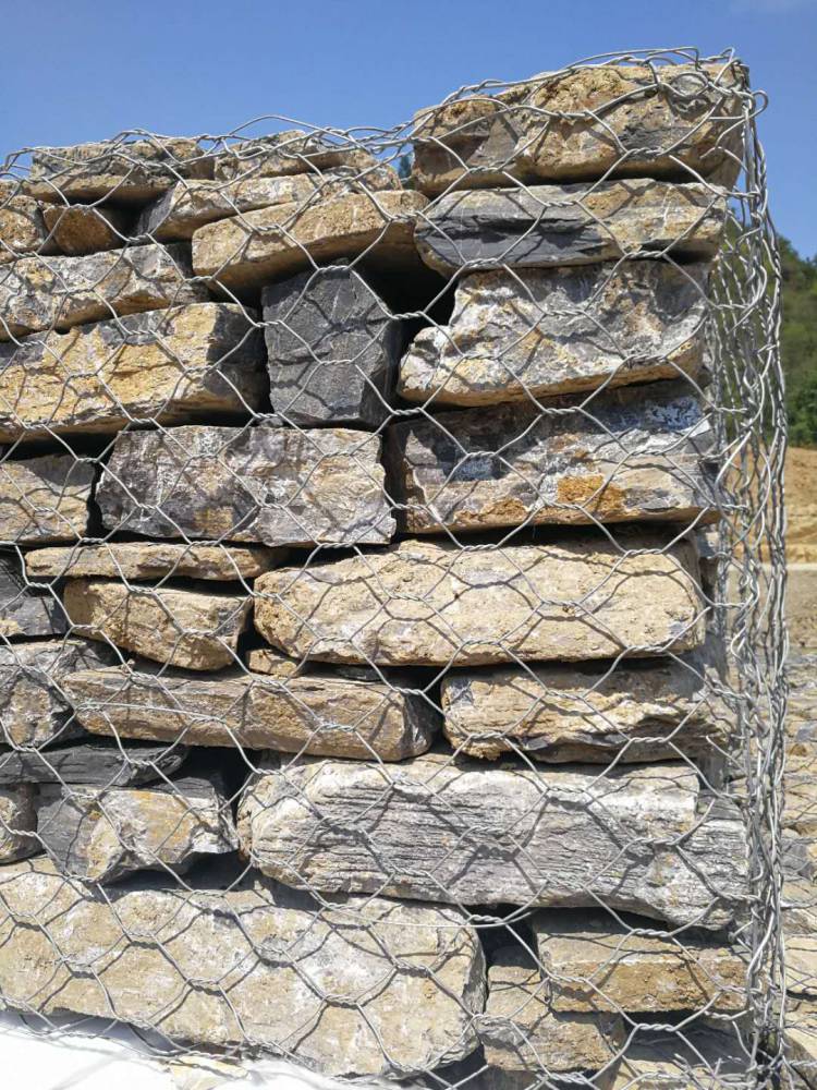 首页安平县拓冠丝网制造有限公司***生产石笼网,雷诺护垫,铅丝石笼