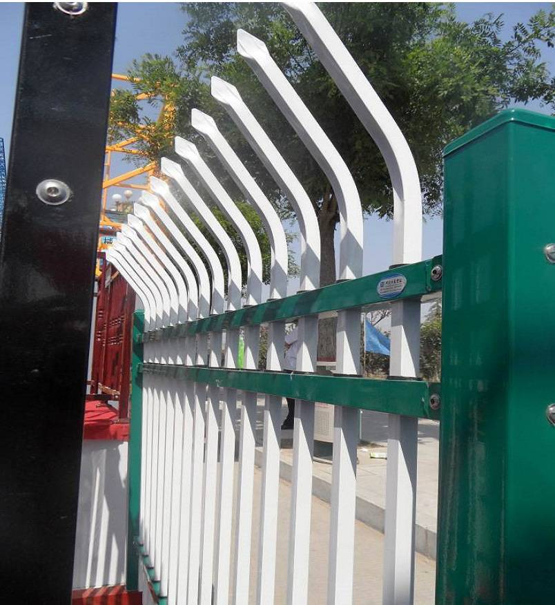 鸿宇筛网铁艺围墙栏杆景区园林锌钢护栏厂区防攀爬栅栏