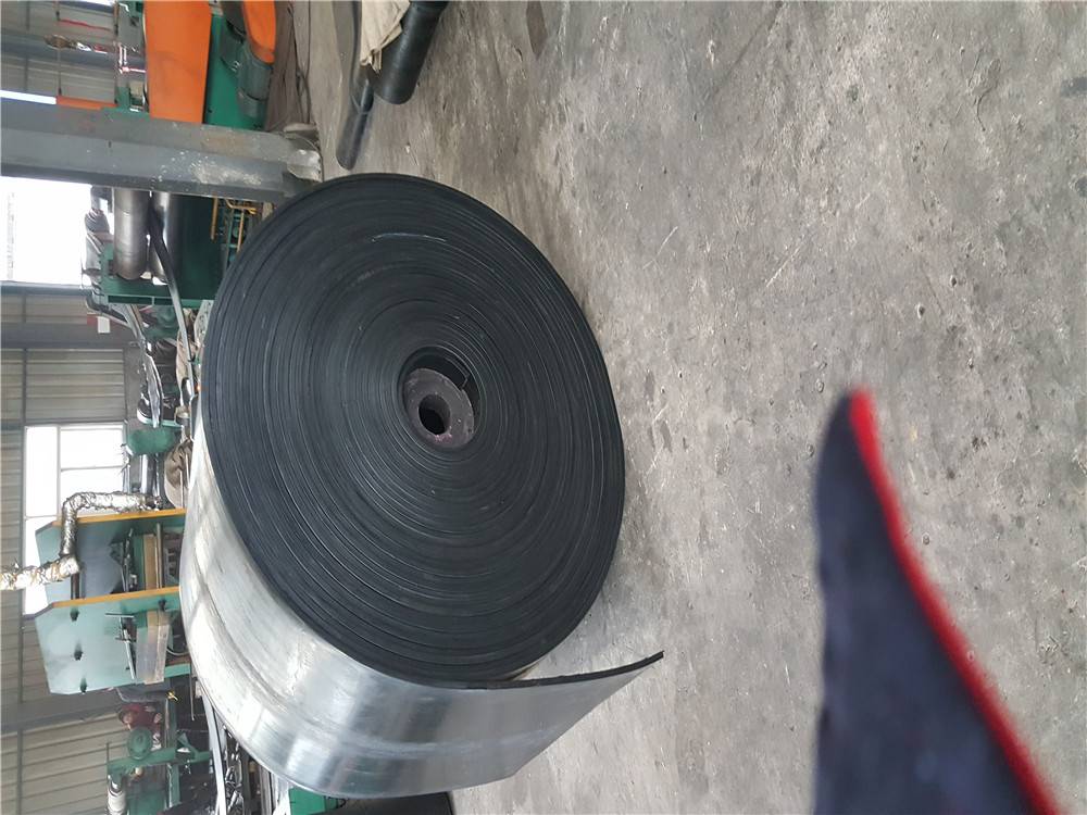 三维股份：短期业绩波动不改长期投资价值多业务布局未来可期
