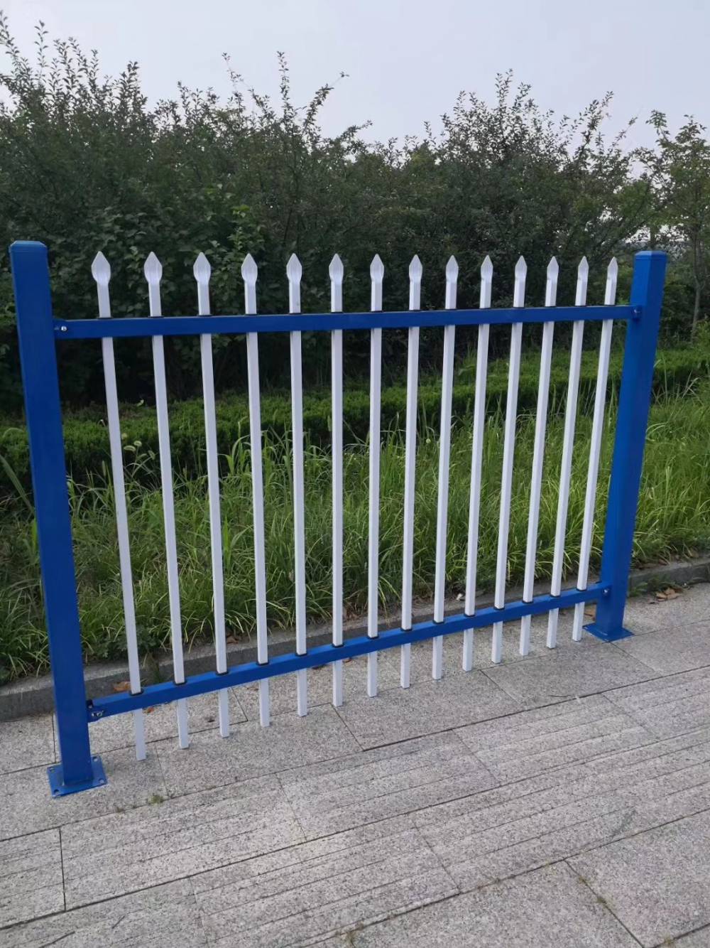 铁艺栏栅学校用隔离黑色锌钢护栏小区庭院别墅围挡